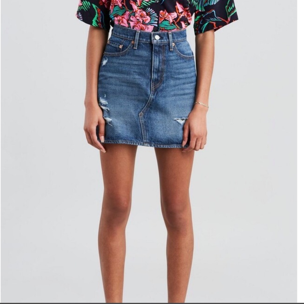 NWT Levi’s Deconstructed Denim Jean Mini Skirt